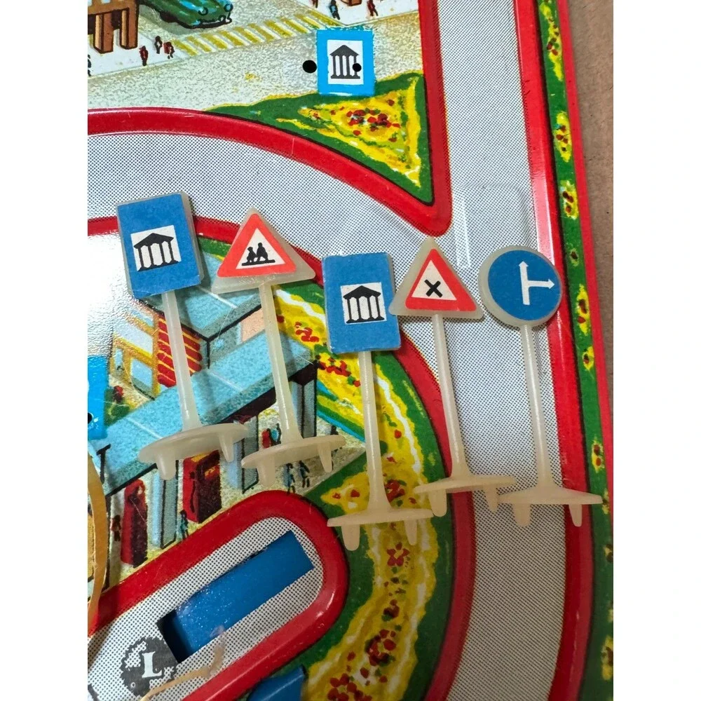 Vintage Hungarian Tin Wind-Up Traffic Game Polimetal Közlekedési Játék -RARE